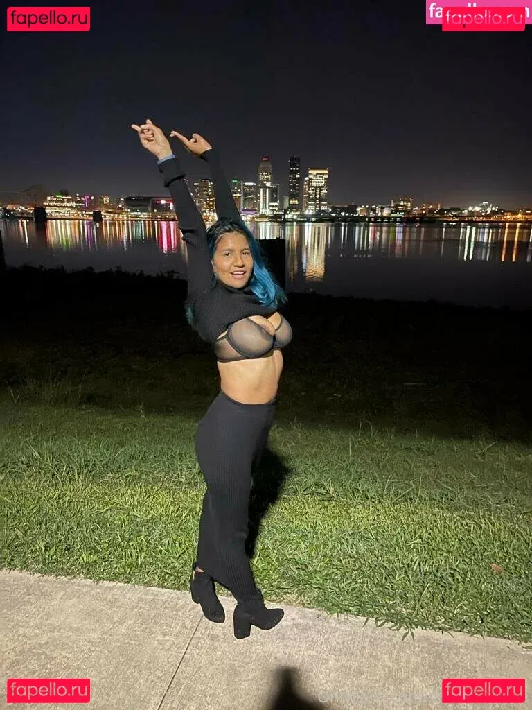 Karine Staehle Onlyfans Photo Gallery 