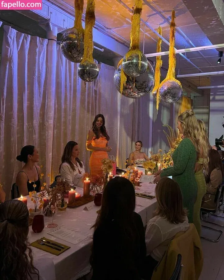 Miranda Kerr Onlyfans Photo Gallery 