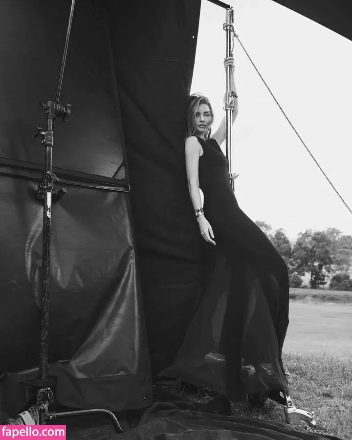 Miranda Kerr Onlyfans Photo Gallery 