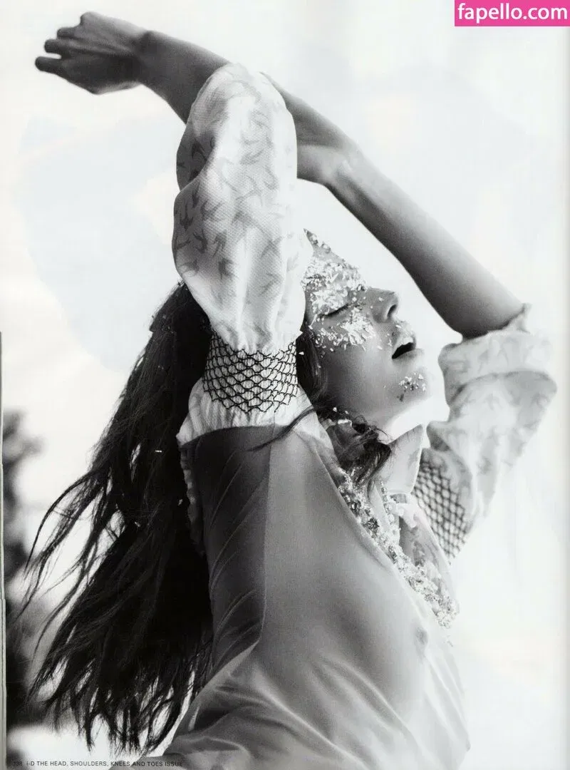 Miranda Kerr Onlyfans Photo Gallery 