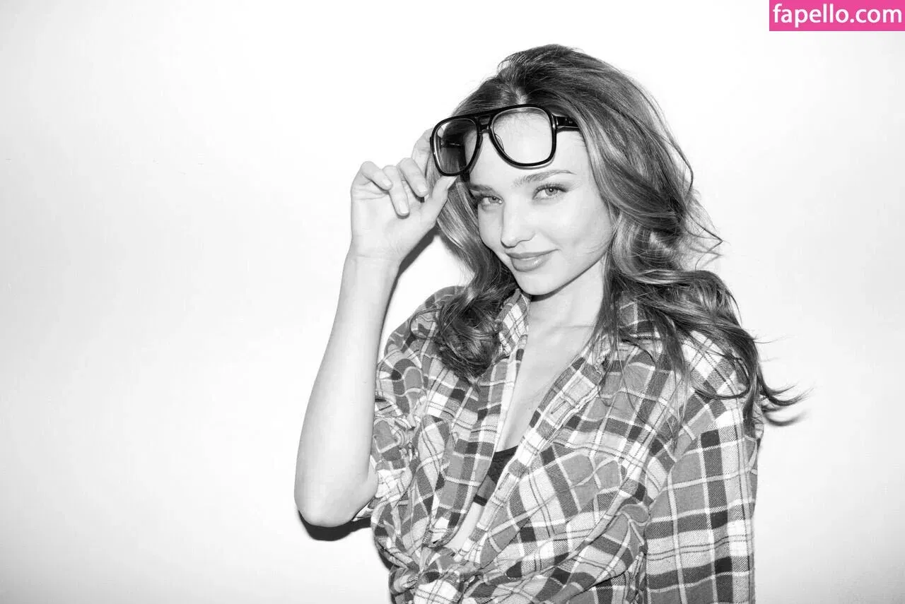 Miranda Kerr Onlyfans Photo Gallery 