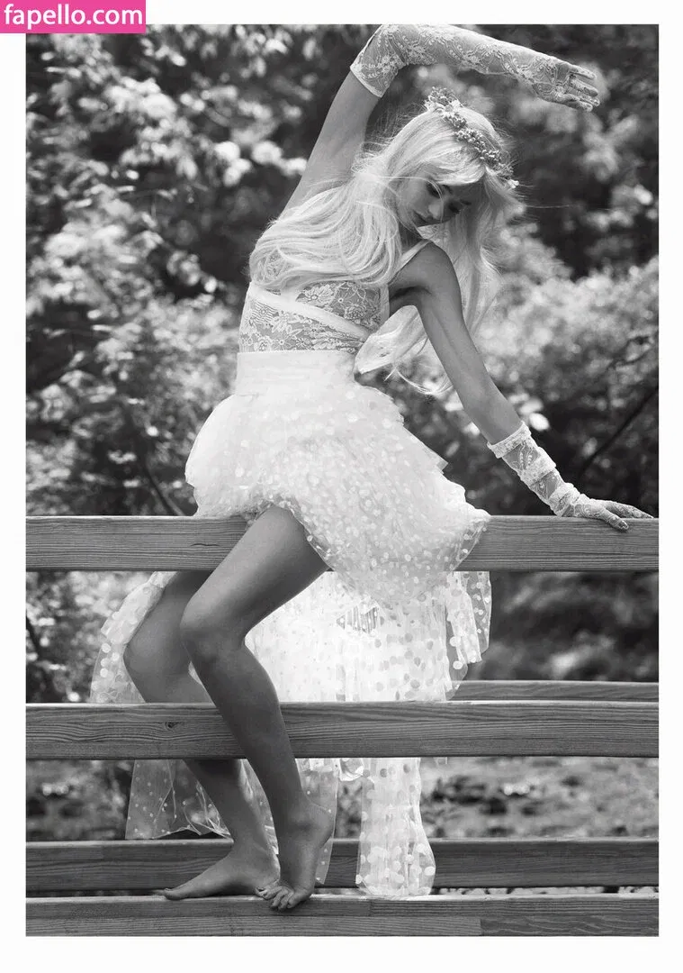 Miranda Kerr Onlyfans Photo Gallery 