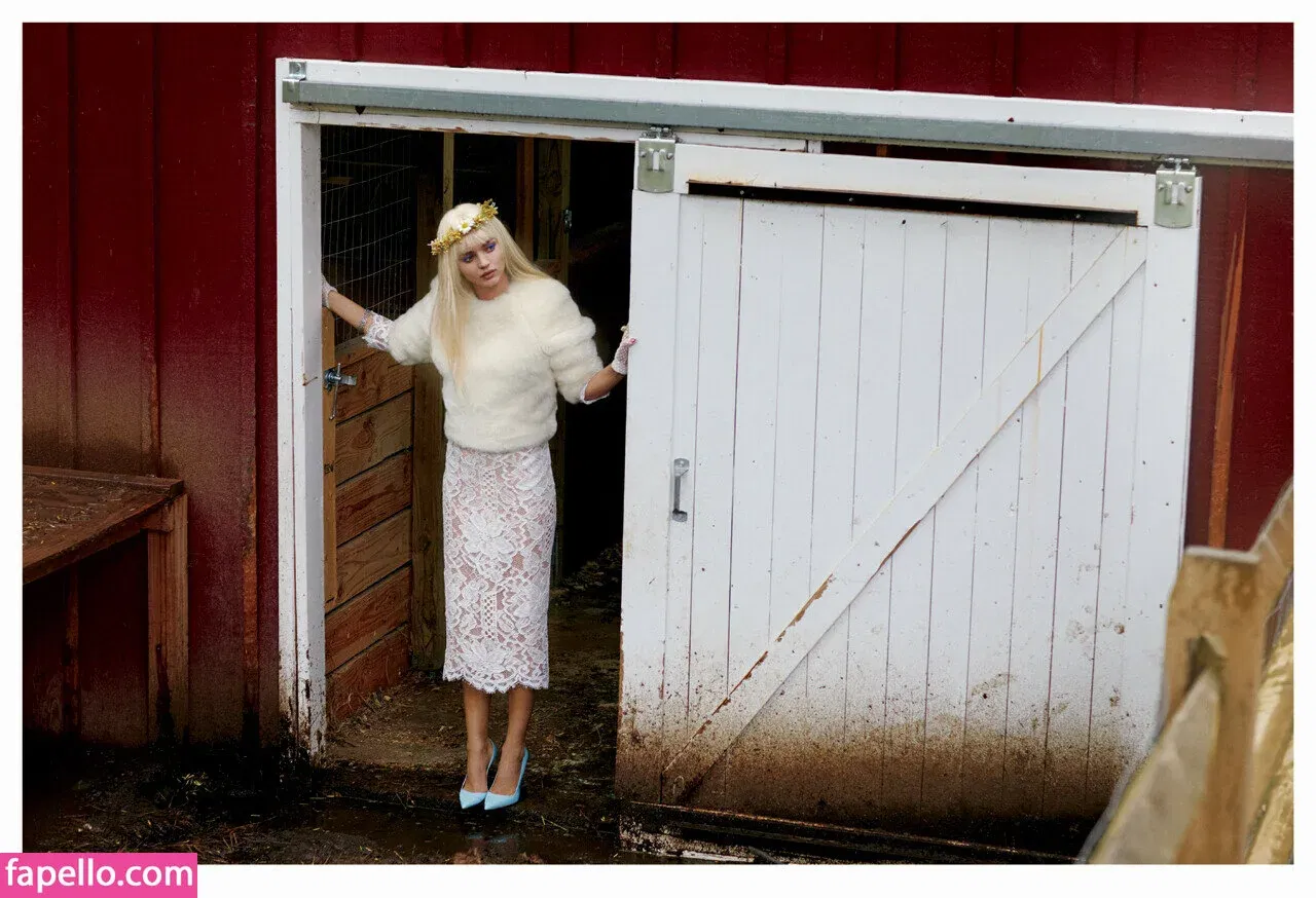 Miranda Kerr Onlyfans Photo Gallery 