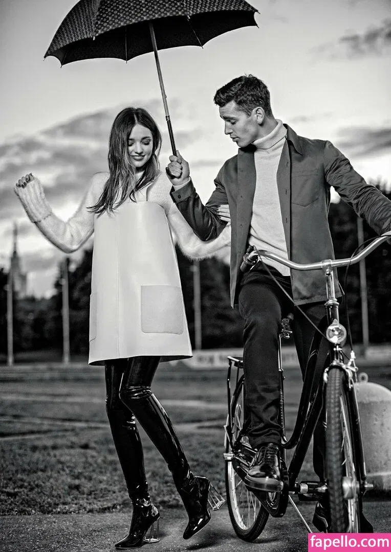 Miranda Kerr Onlyfans Photo Gallery 