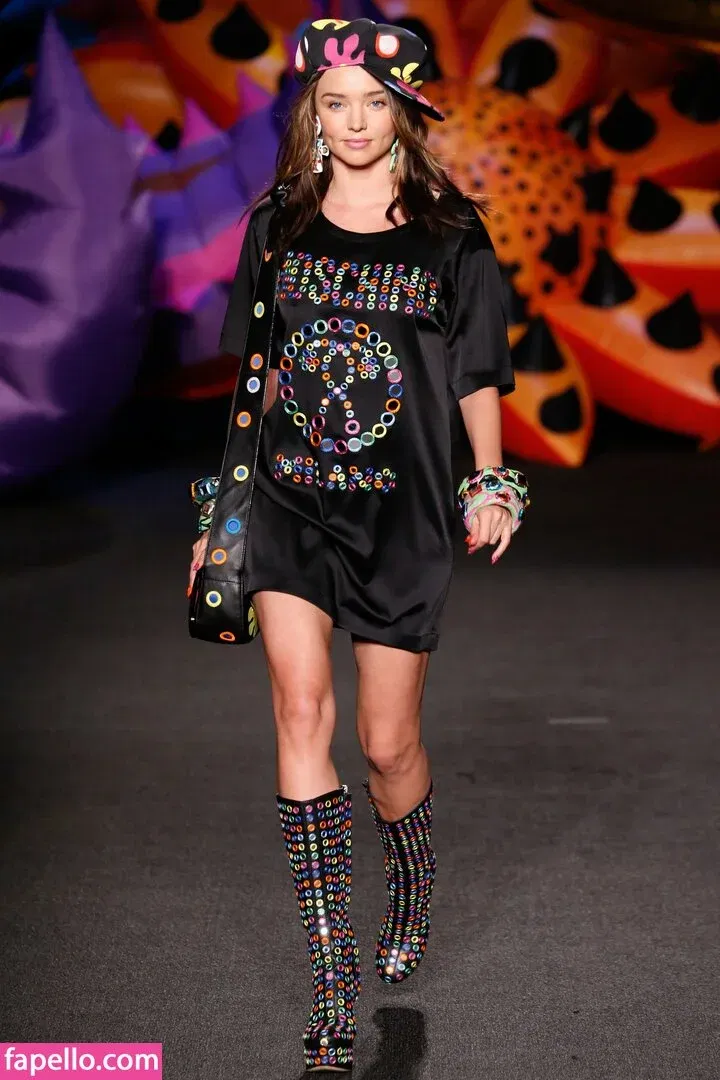 Miranda Kerr Onlyfans Photo Gallery 