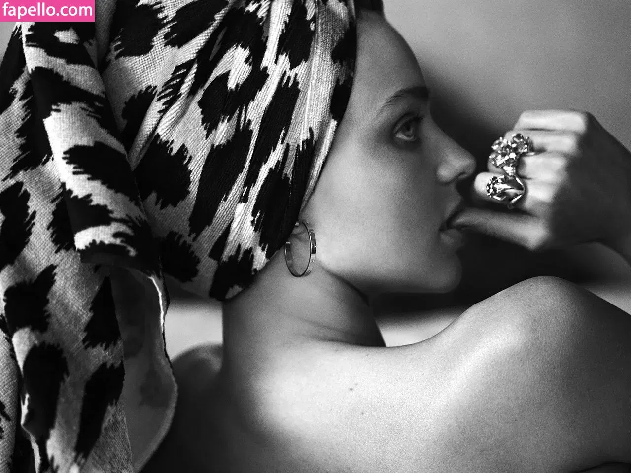 Miranda Kerr Onlyfans Photo Gallery 