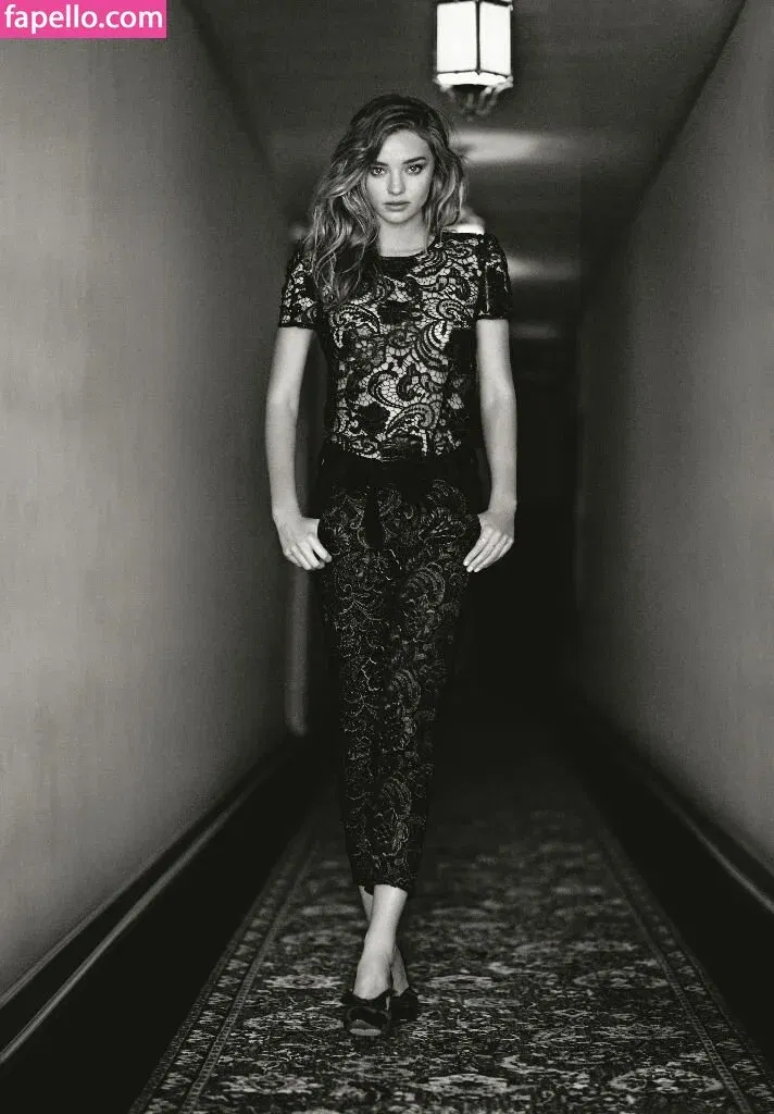 Miranda Kerr Onlyfans Photo Gallery 