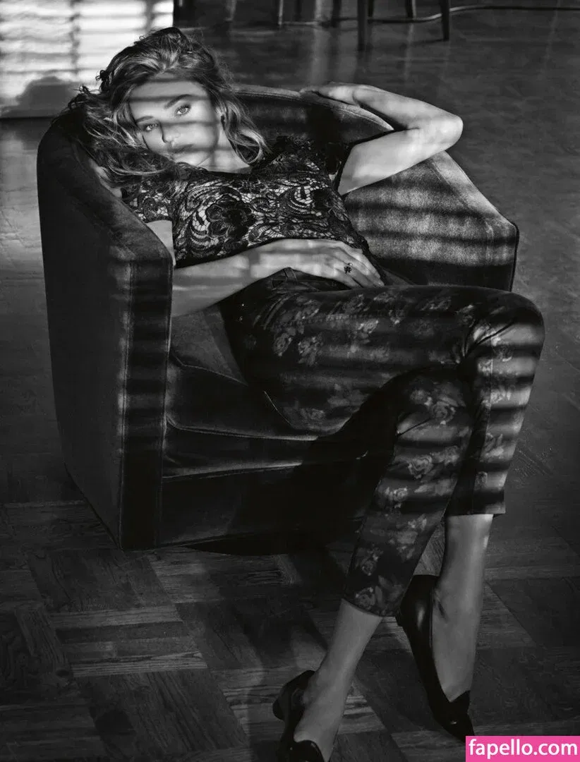 Miranda Kerr Onlyfans Photo Gallery 