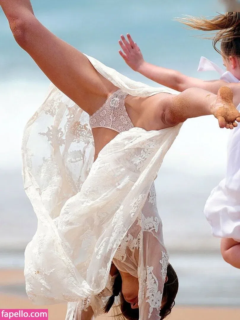 Miranda Kerr Onlyfans Photo Gallery 