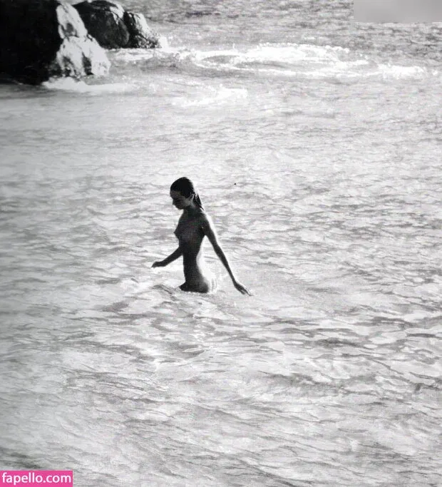 Miranda Kerr Onlyfans Photo Gallery 