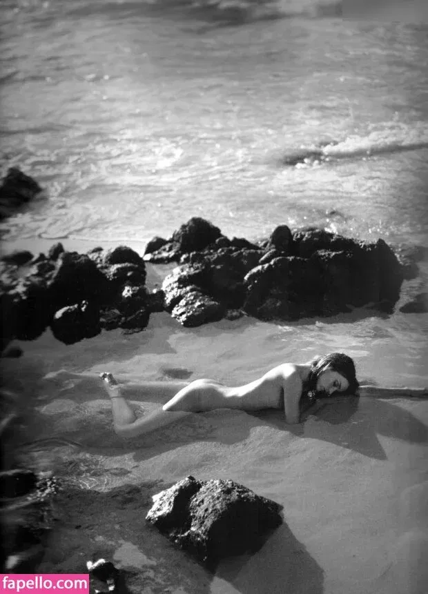 Miranda Kerr Onlyfans Photo Gallery 