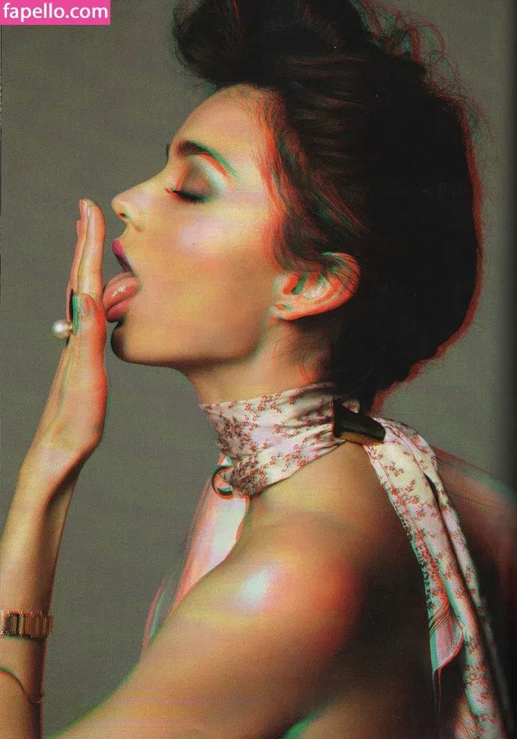 Miranda Kerr Onlyfans Photo Gallery 