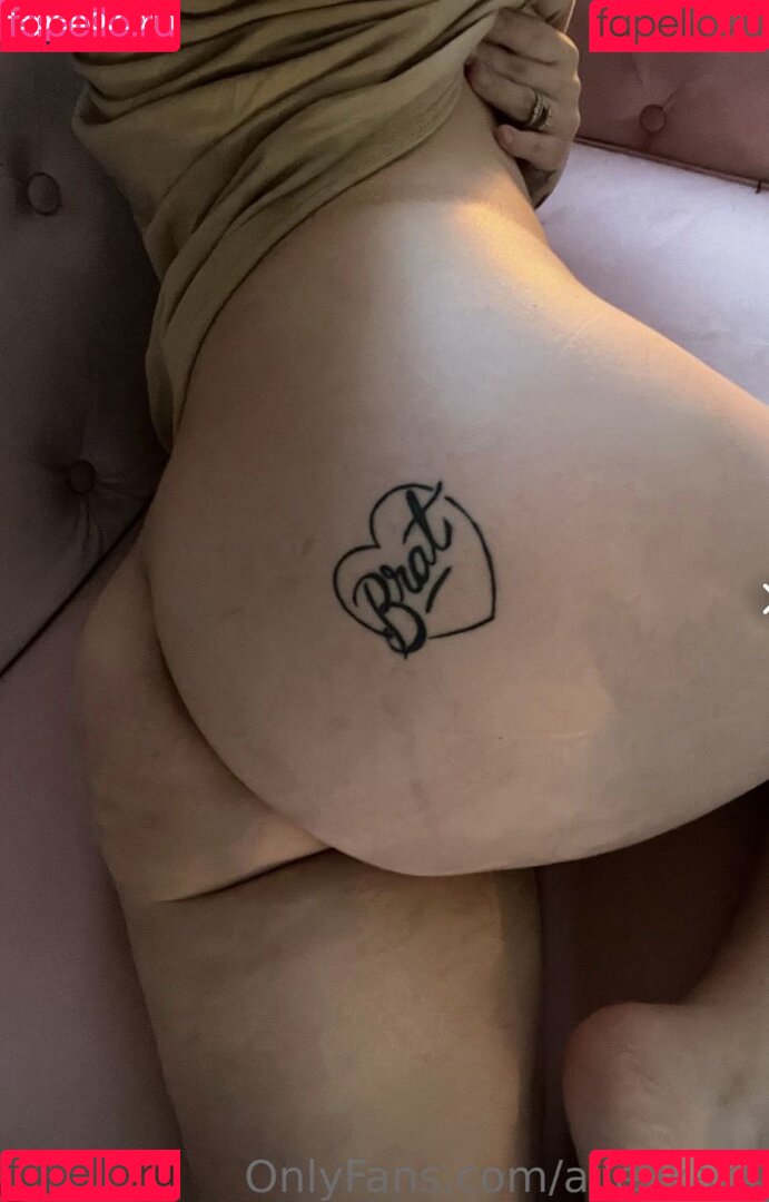 lleykt421 Onlyfans Photo Gallery 