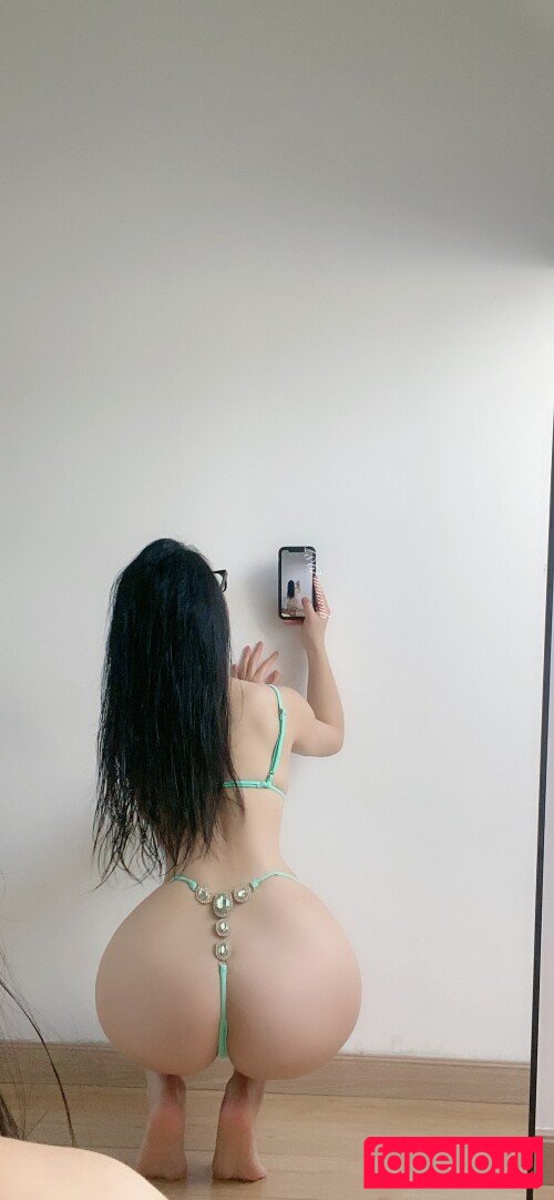 QiaonniuTT Onlyfans Photo Gallery 