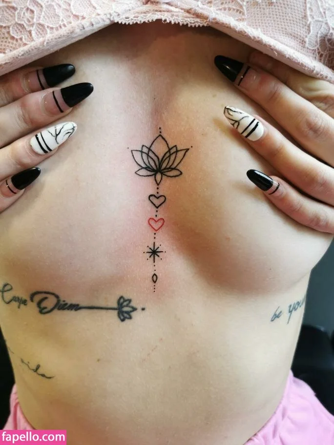 Leahgoeswilde Onlyfans Photo Gallery 