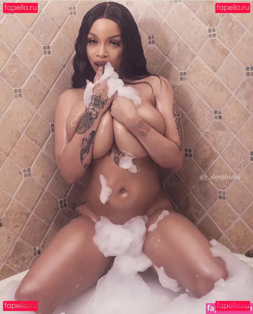 White_Fairyy Onlyfans Photo Gallery 