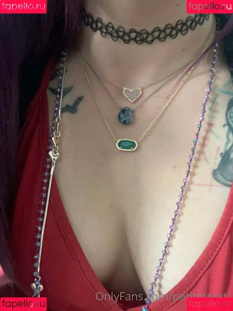 petitetreat_ Onlyfans Photo Gallery 