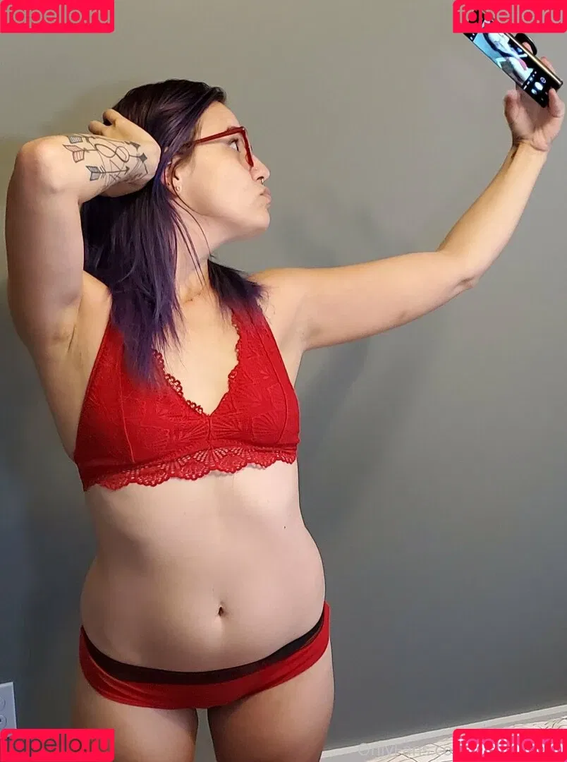 petitetreat_ Onlyfans Photo Gallery 