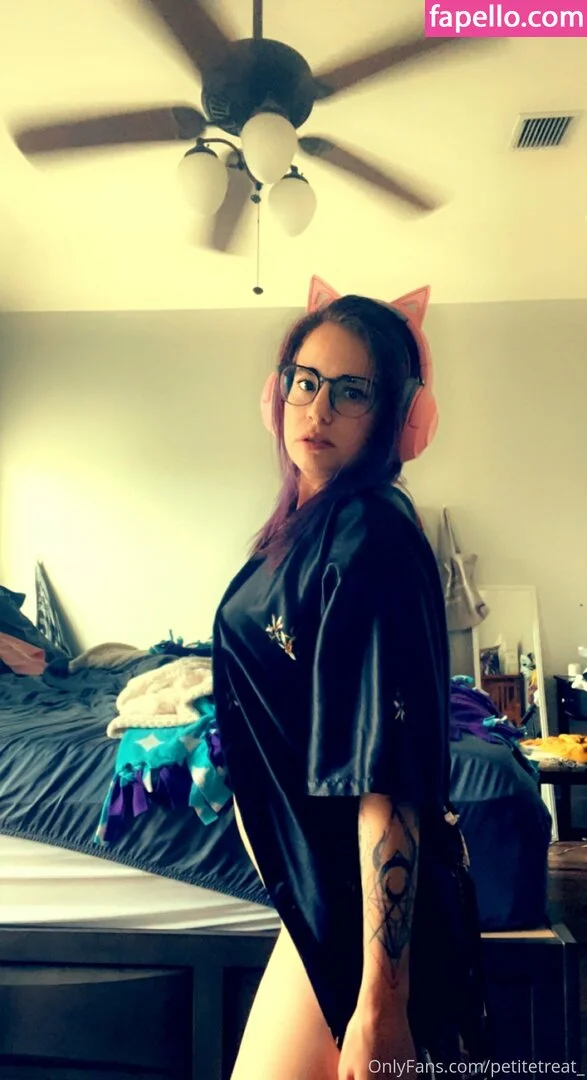 petitetreat_ Onlyfans Photo Gallery 