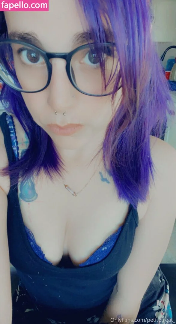 petitetreat_ Onlyfans Photo Gallery 