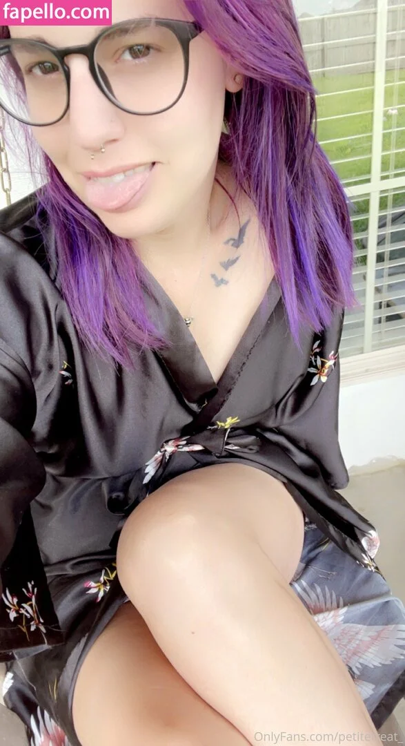 petitetreat_ Onlyfans Photo Gallery 