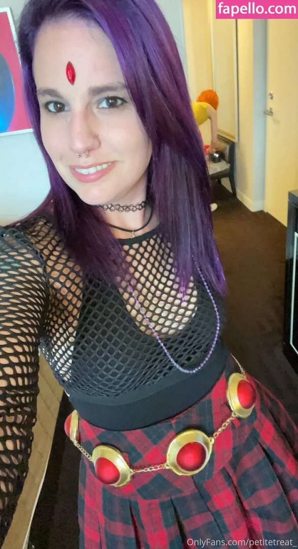 petitetreat_ Onlyfans Photo Gallery 