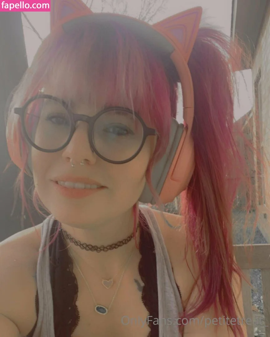 petitetreat_ Onlyfans Photo Gallery 