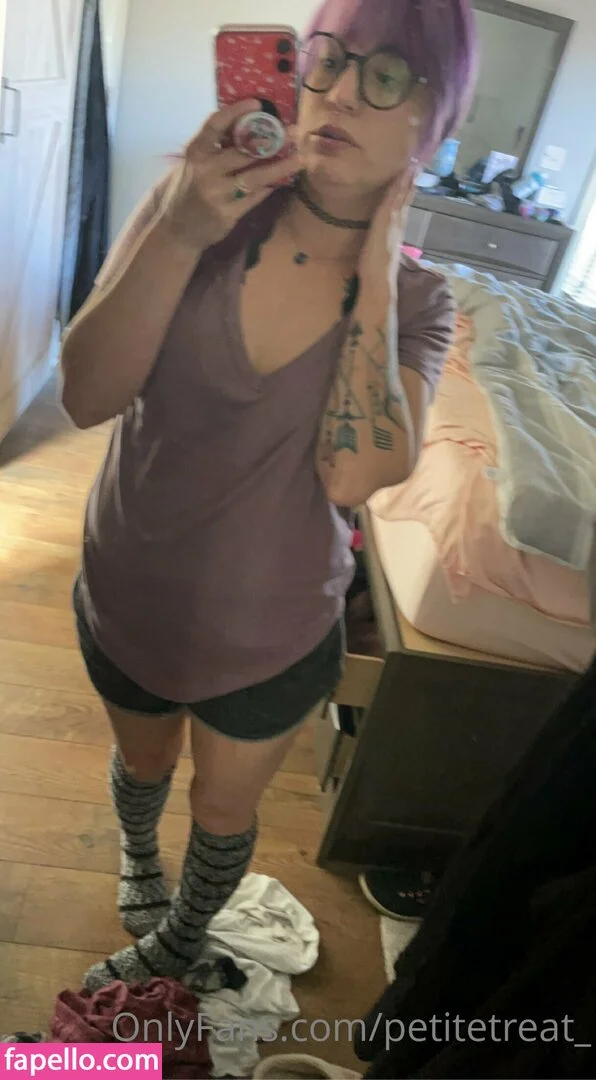 petitetreat_ Onlyfans Photo Gallery 