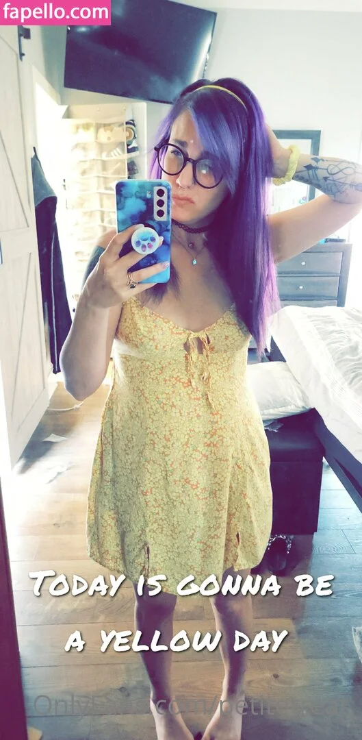 petitetreat_ Onlyfans Photo Gallery 