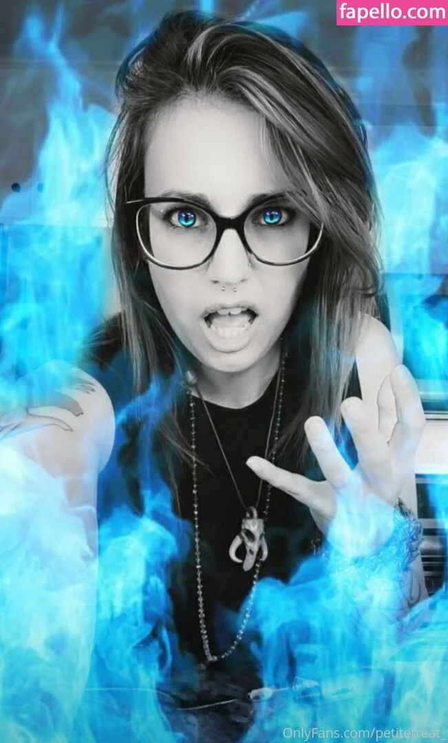 petitetreat_ Onlyfans Photo Gallery 