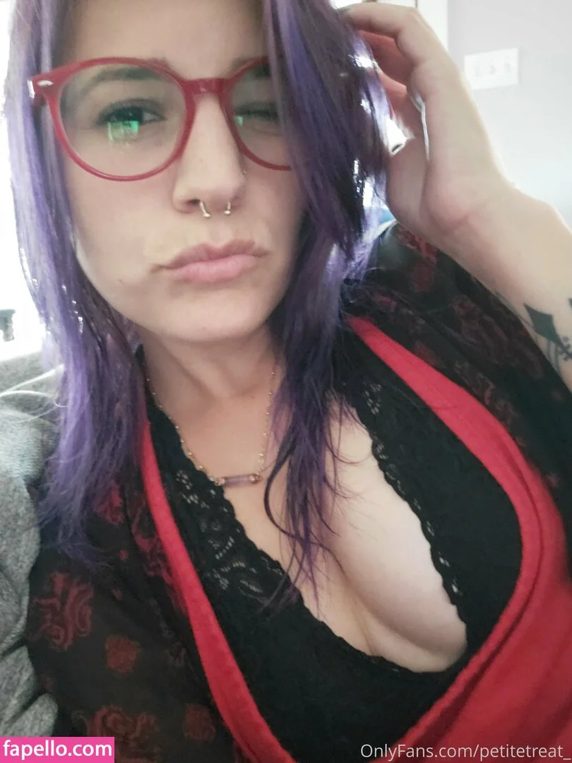 petitetreat_ Onlyfans Photo Gallery 