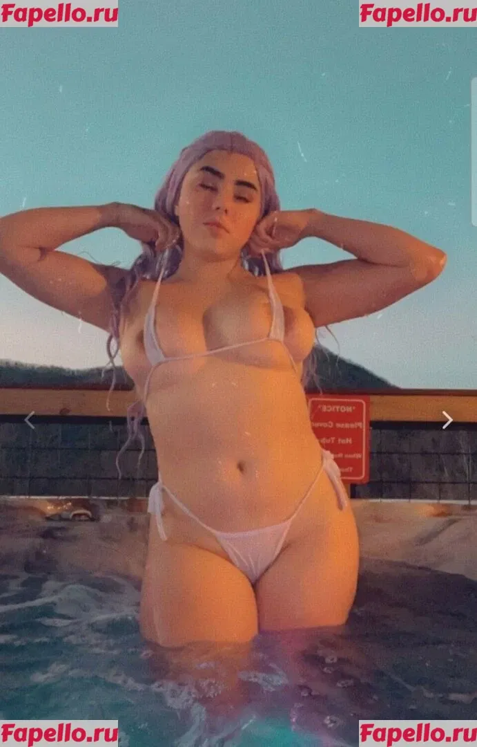 Holy Yoly Onlyfans Photo Gallery 