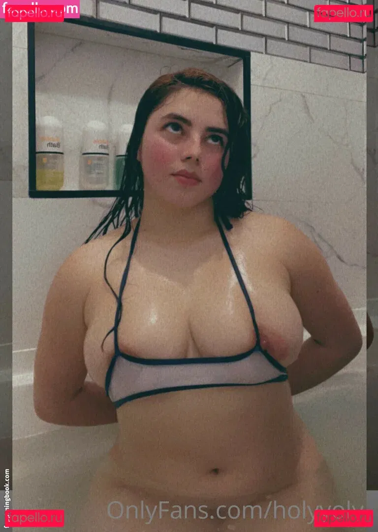 Holy Yoly Onlyfans Photo Gallery 