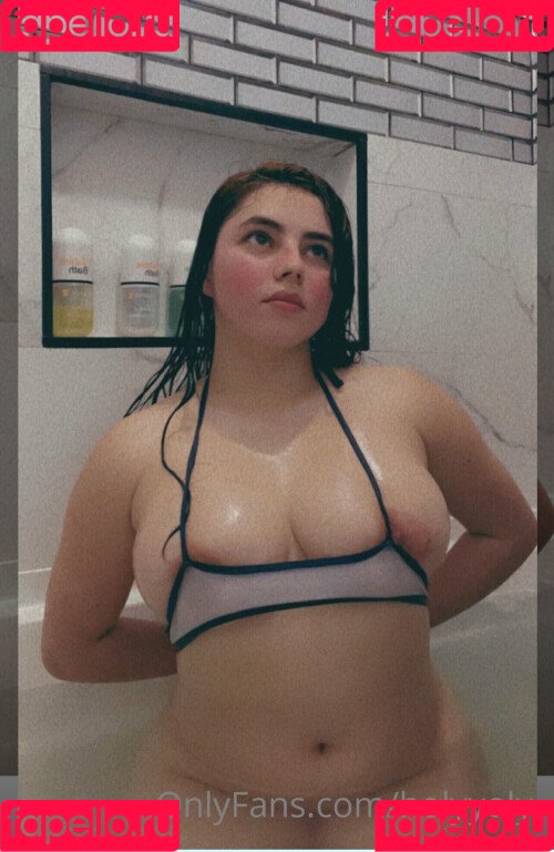 Holy Yoly Onlyfans Photo Gallery 