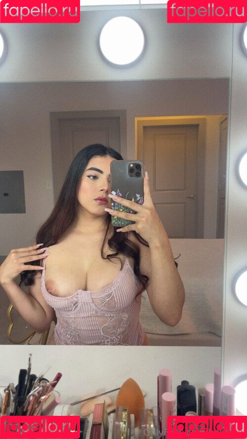 Holy Yoly Onlyfans Photo Gallery 