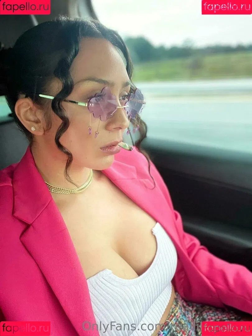 Lilly Hall Onlyfans Photo Gallery 