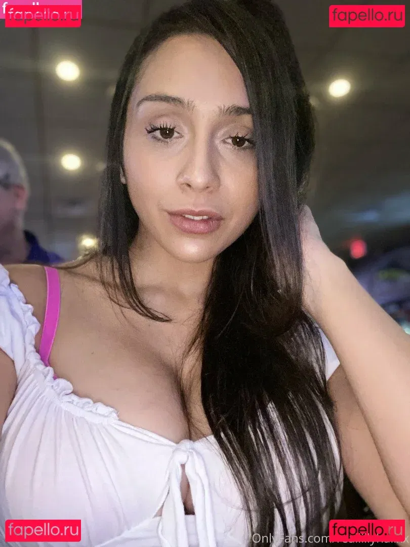 Lilly Hall Onlyfans Photo Gallery 