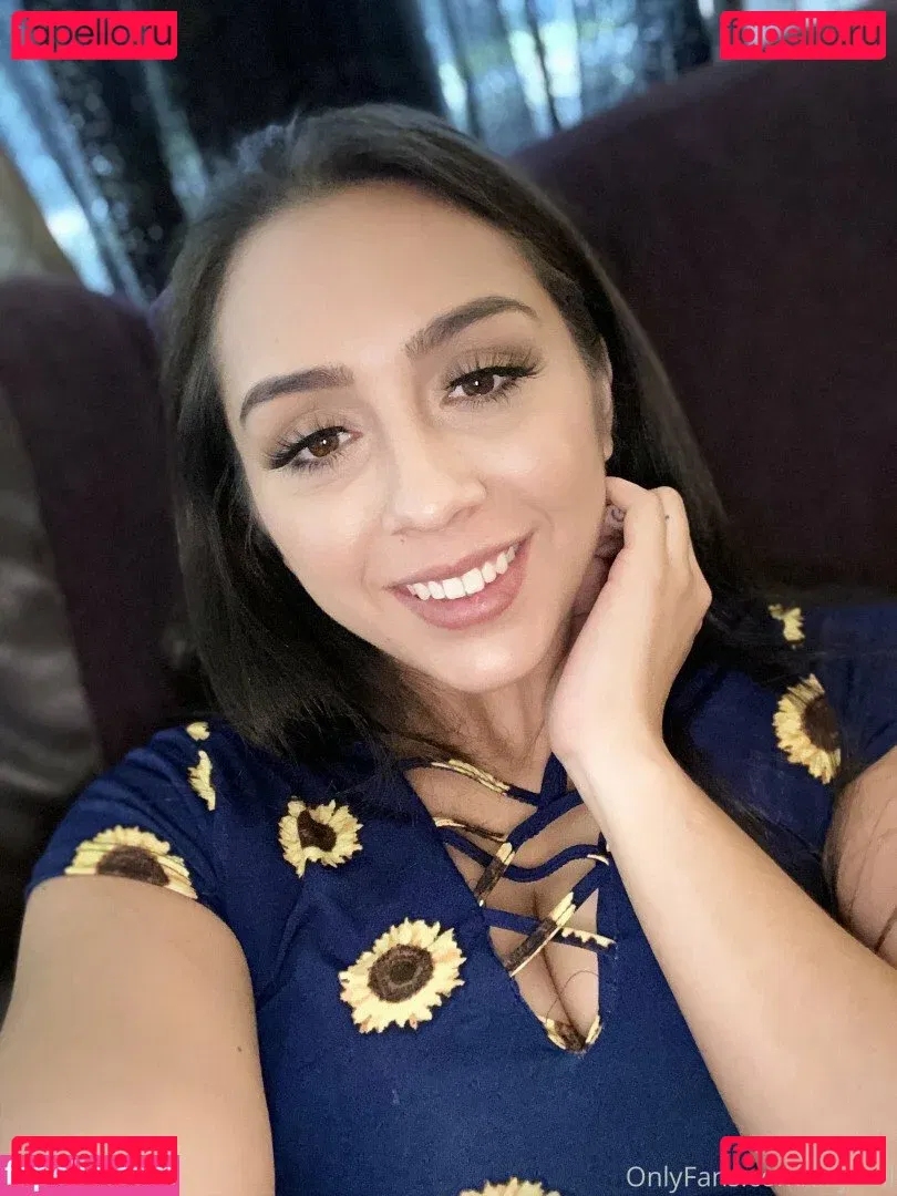 Lilly Hall Onlyfans Photo Gallery 