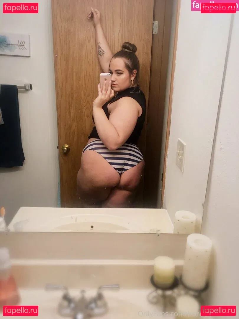 hornythickitten Onlyfans Photo Gallery 