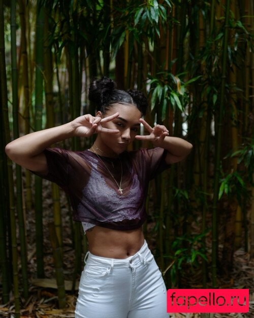 Alix Lapri Nude Onlyfans Photo 19
