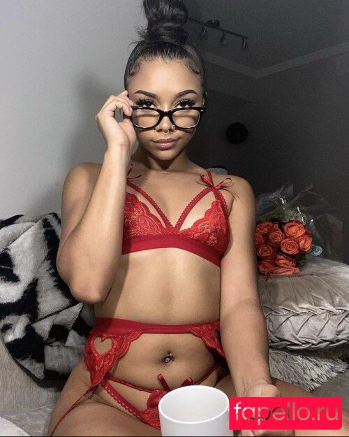 Alix Lapri Nude Onlyfans Photo 15
