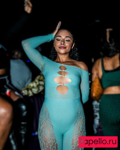 Alix Lapri Nude Onlyfans Photo 14