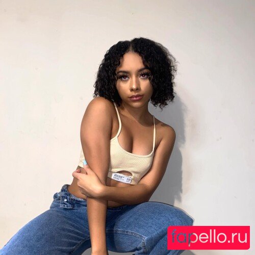 Alix Lapri Nude Onlyfans Photo 13