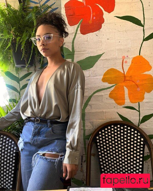 Alix Lapri Nude Onlyfans Photo 5