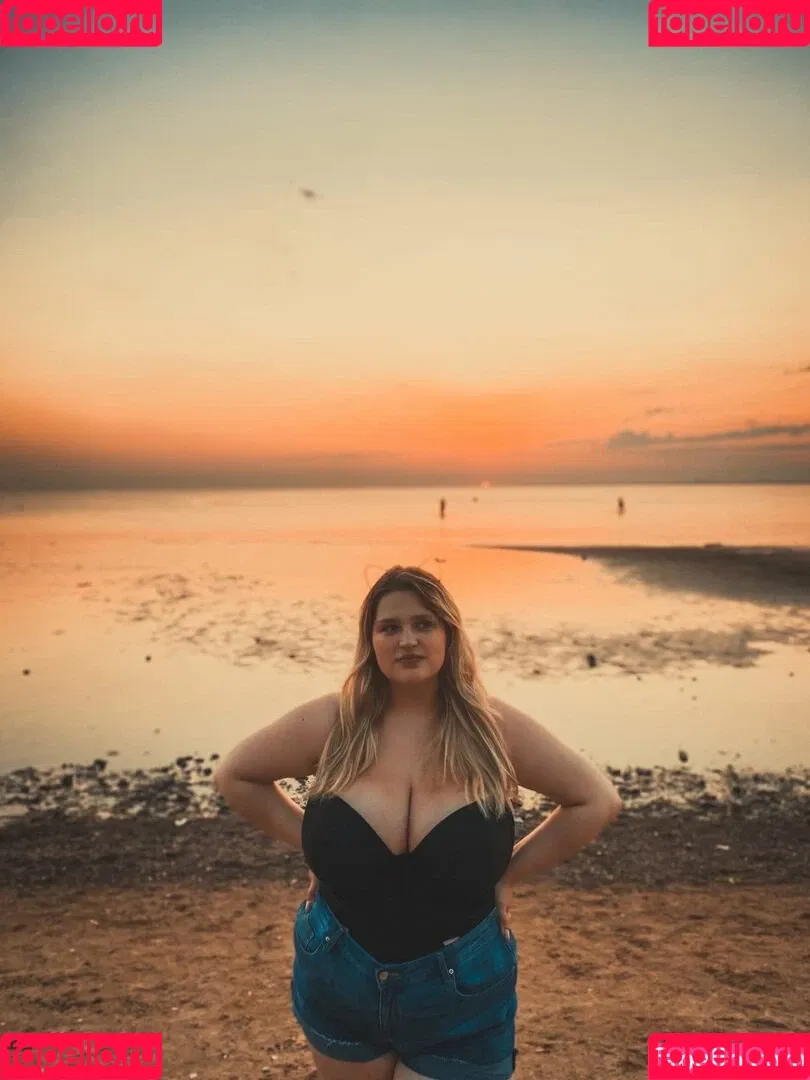 Julia Chegodar Onlyfans Photo Gallery 