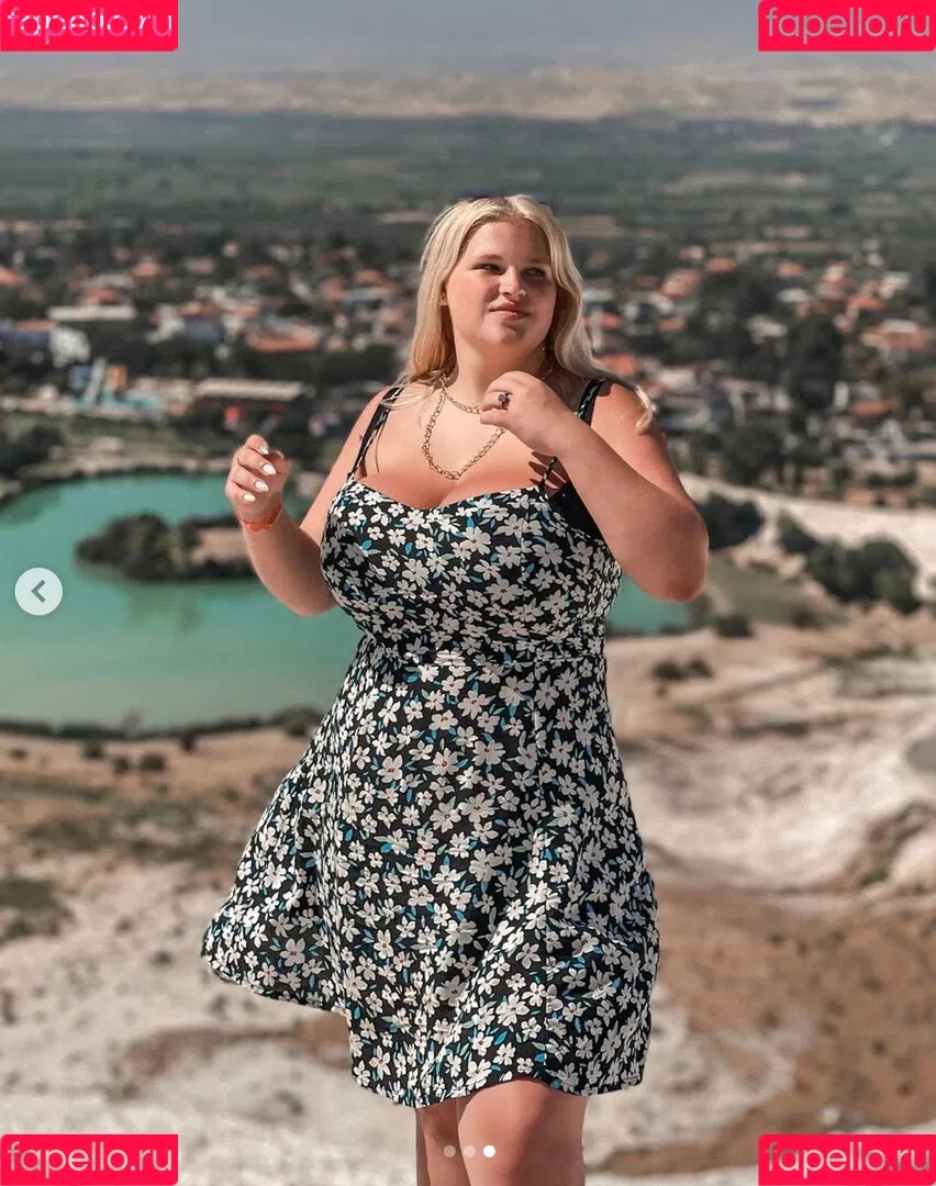 Julia Chegodar Onlyfans Photo Gallery 