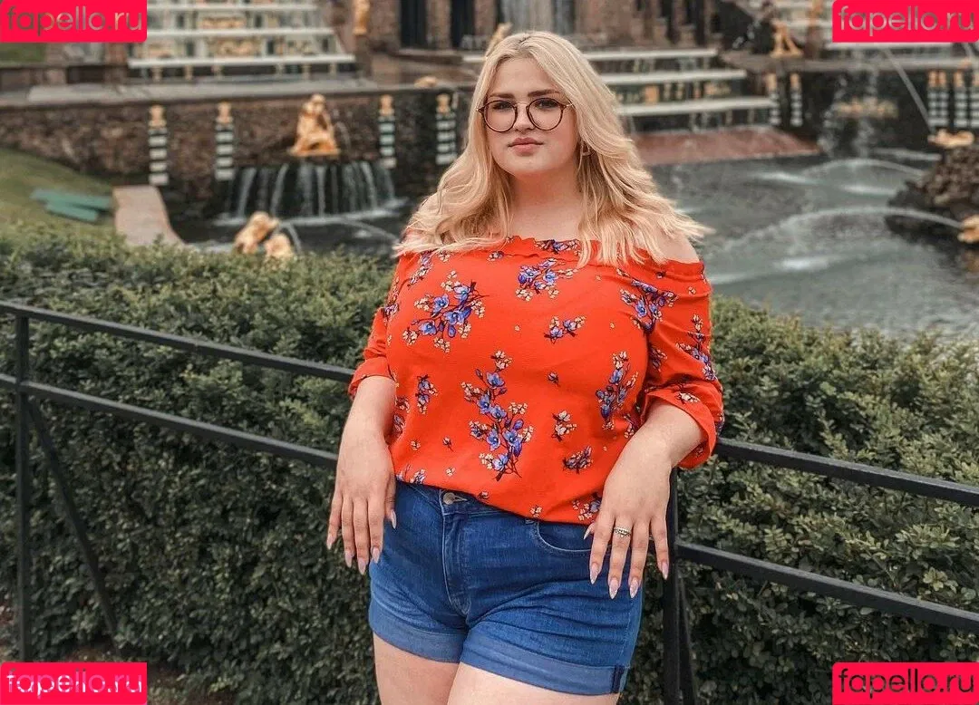Julia Chegodar Onlyfans Photo Gallery 