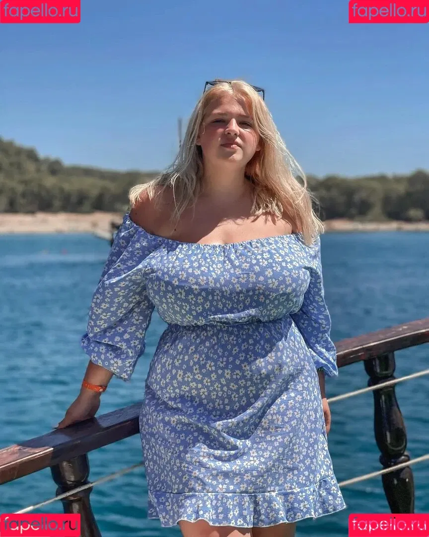 Julia Chegodar Onlyfans Photo Gallery 
