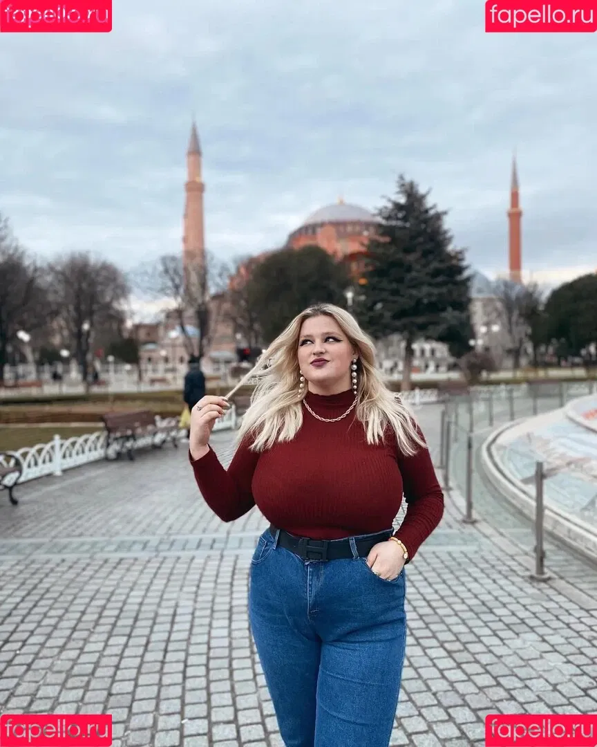 Julia Chegodar Onlyfans Photo Gallery 