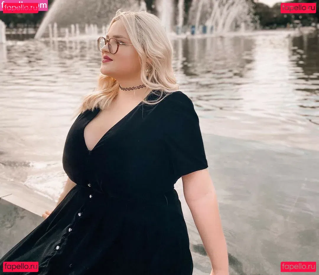 Julia Chegodar Onlyfans Photo Gallery 